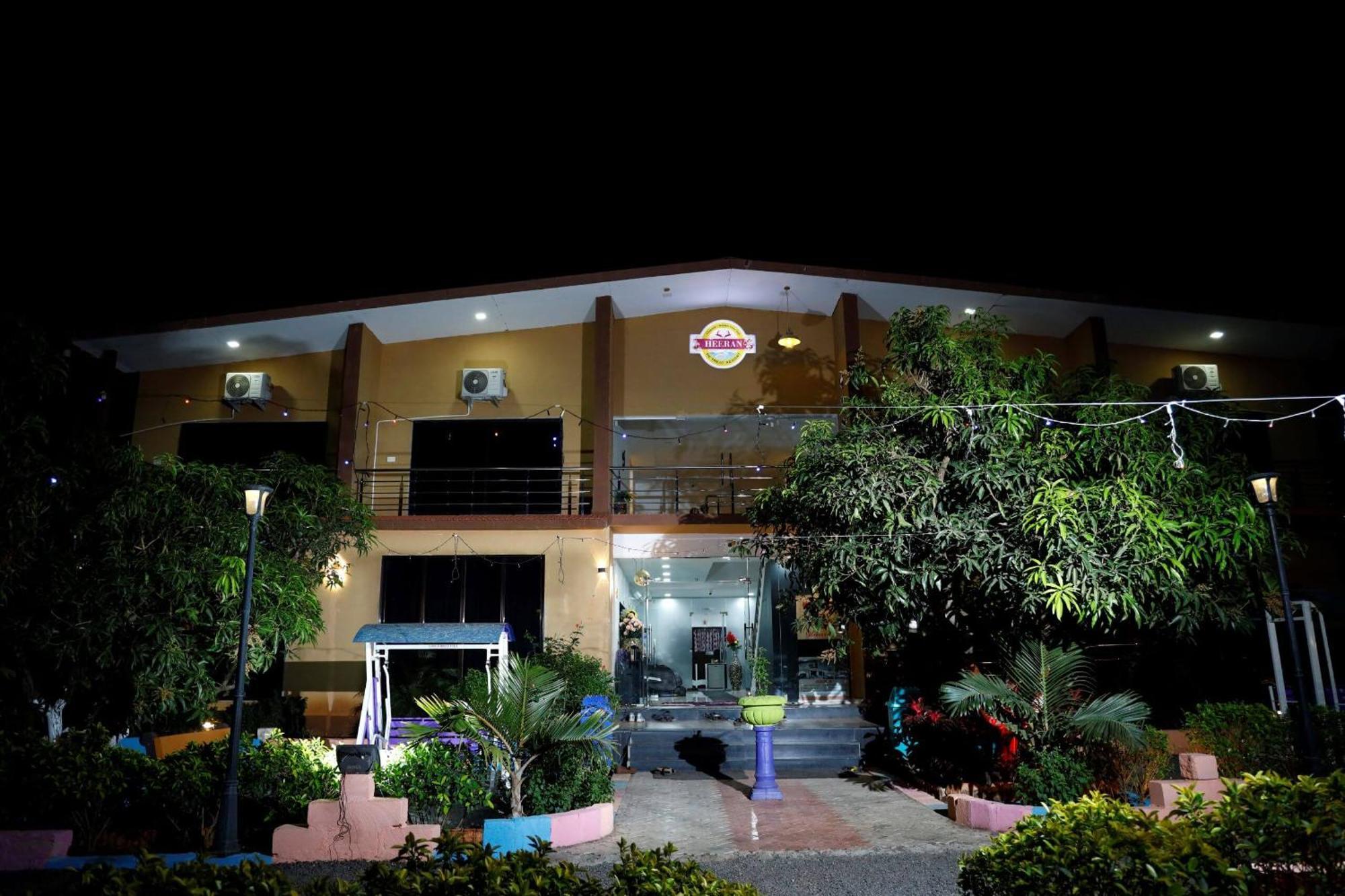 Heeran Re-Treat Resort Sasan Gir Exterior photo